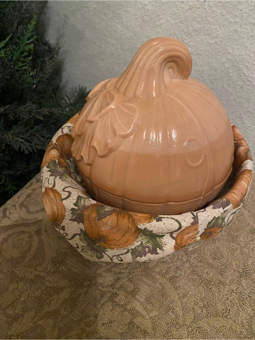 Longaberger Orange Slag Glass Pumpkin Jar w/Lid in Lined 7” Basket
